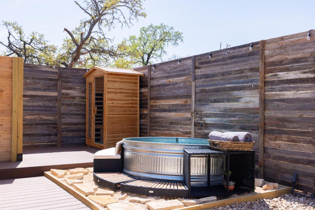 Villa Romantic Tiny Luxury Retreat W Heated Pool, Sauna N Outdoor Shower In Wimberley 10 Acres Extérieur photo