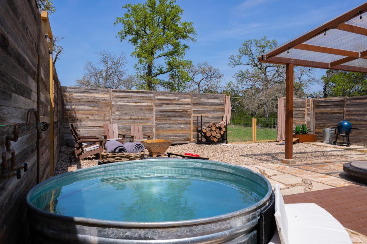 Villa Romantic Tiny Luxury Retreat W Heated Pool, Sauna N Outdoor Shower In Wimberley 10 Acres Extérieur photo