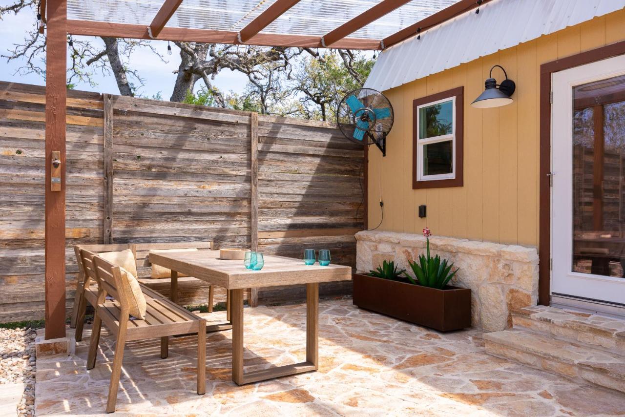 Romantic Tiny Luxury Retreat W Heated Pool, Sauna N Outdoor Shower In Wimberley 10 Acres Extérieur photo
