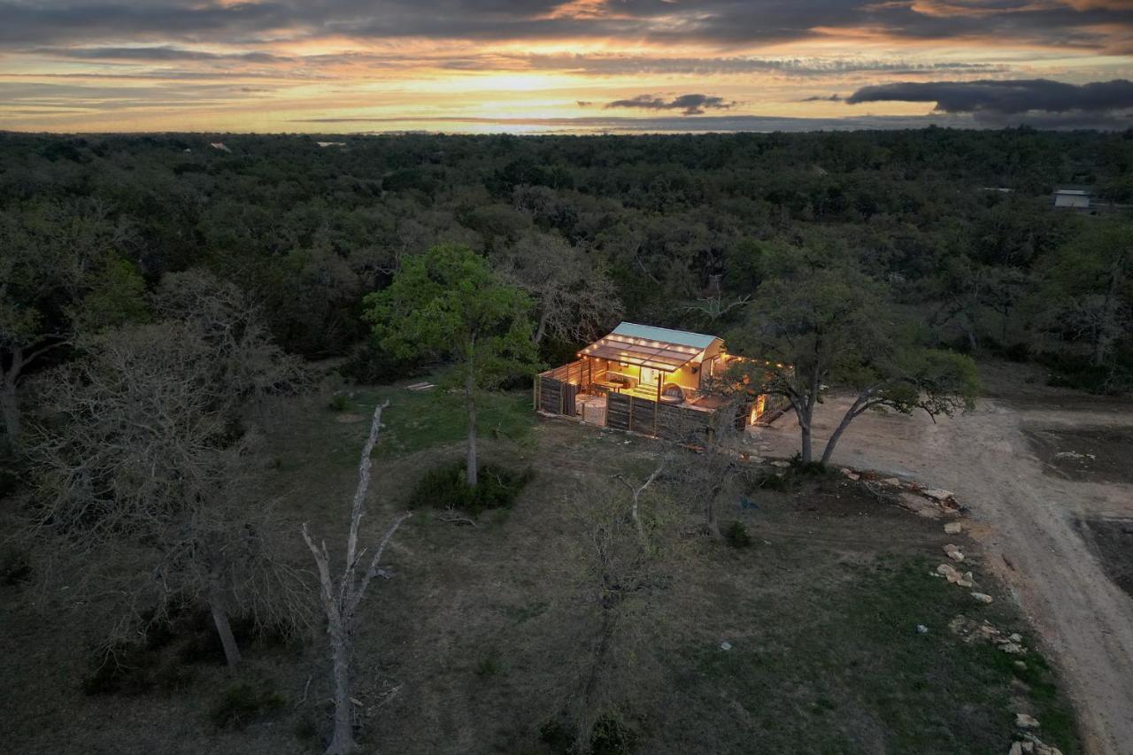 Villa Romantic Tiny Luxury Retreat W Heated Pool, Sauna N Outdoor Shower In Wimberley 10 Acres Extérieur photo