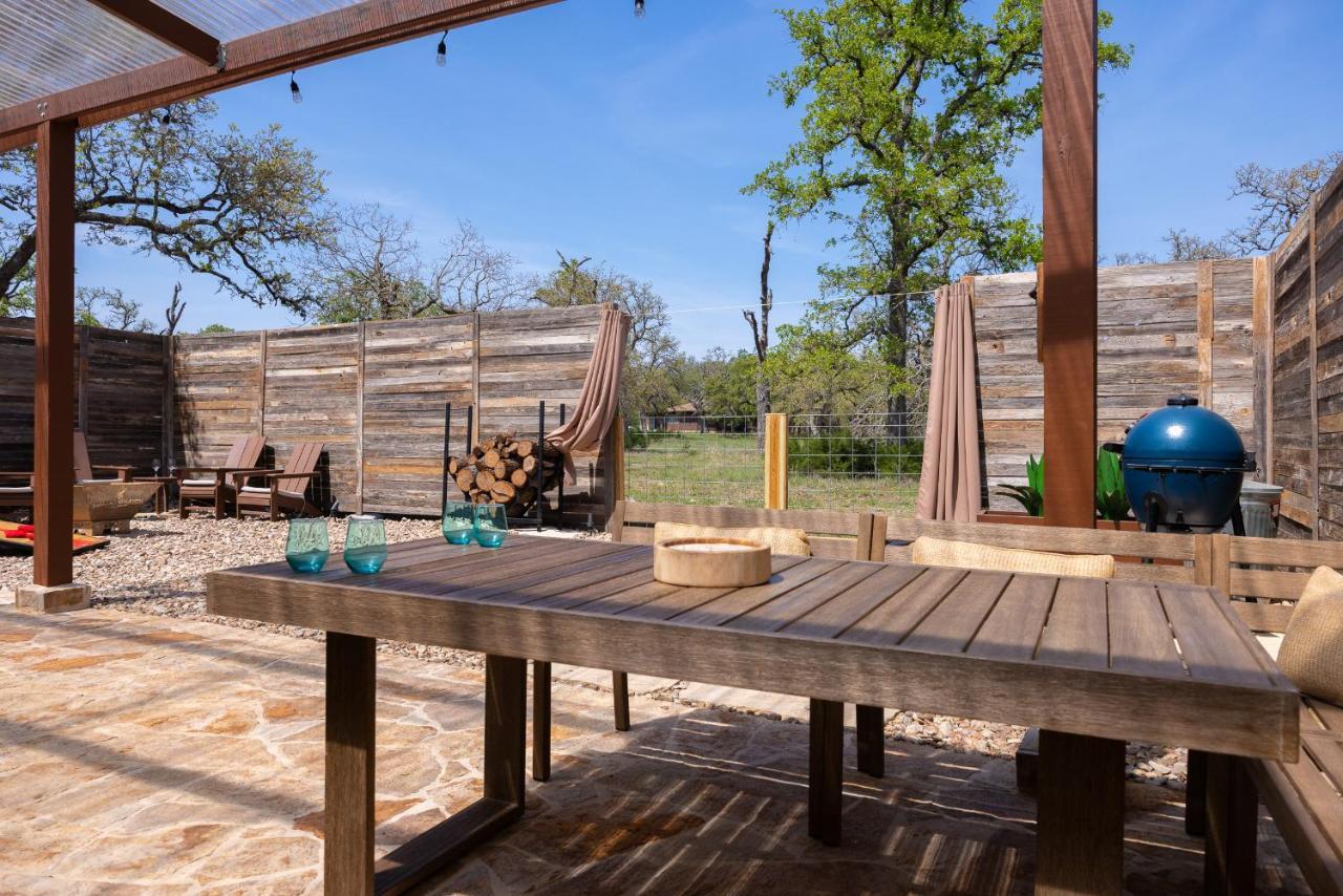 Villa Romantic Tiny Luxury Retreat W Heated Pool, Sauna N Outdoor Shower In Wimberley 10 Acres Extérieur photo