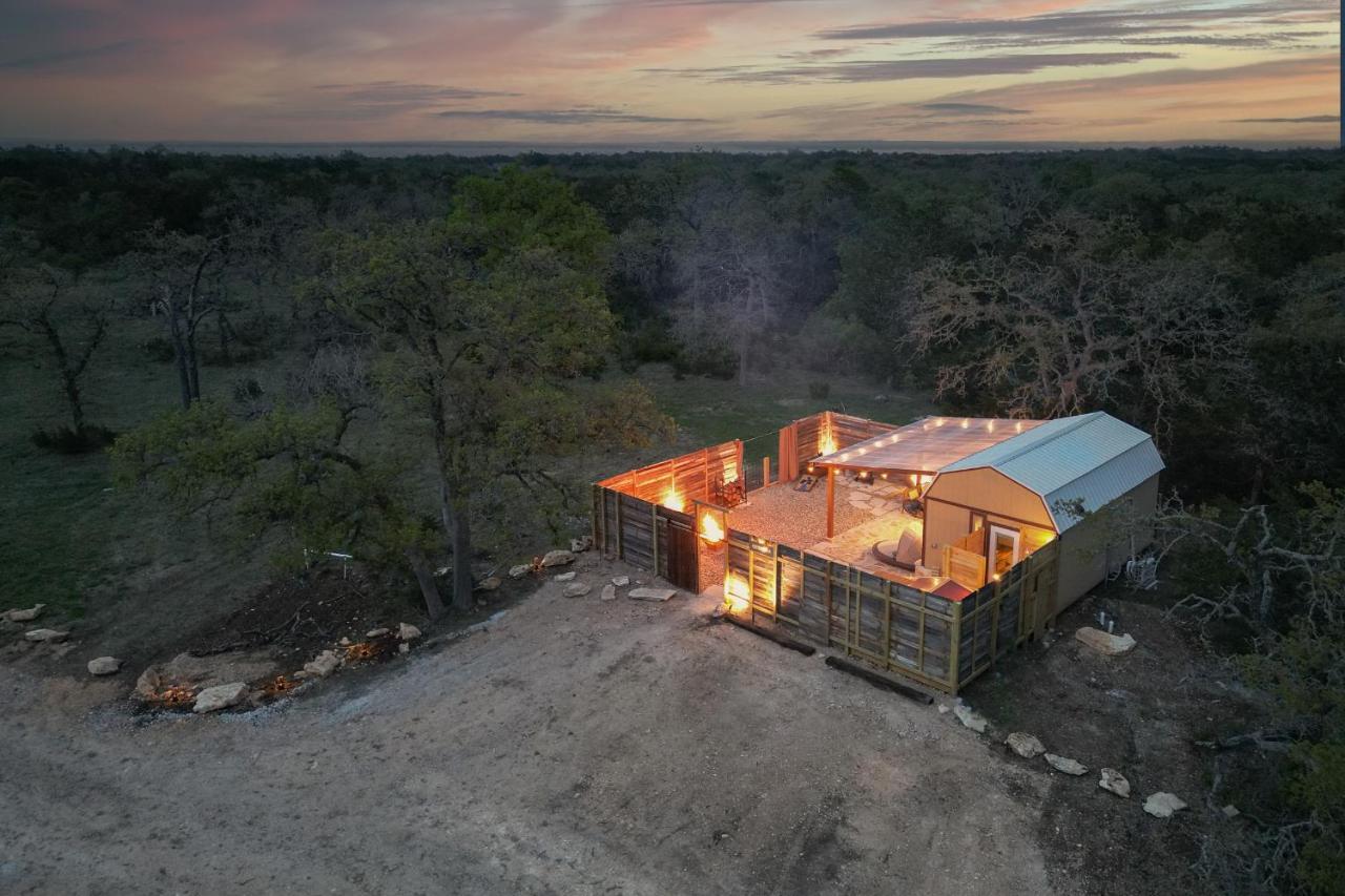 Romantic Tiny Luxury Retreat W Heated Pool, Sauna N Outdoor Shower In Wimberley 10 Acres Extérieur photo