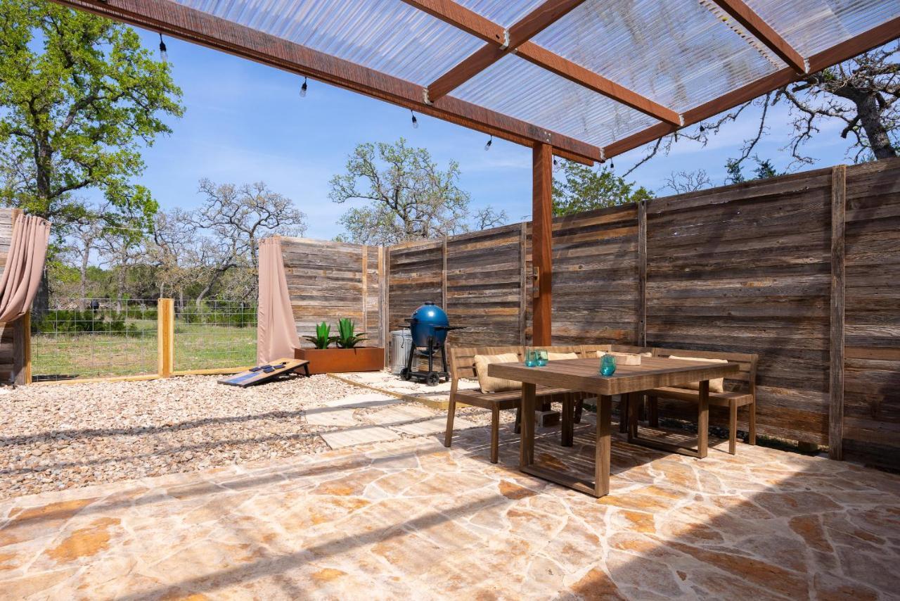 Romantic Tiny Luxury Retreat W Heated Pool, Sauna N Outdoor Shower In Wimberley 10 Acres Extérieur photo