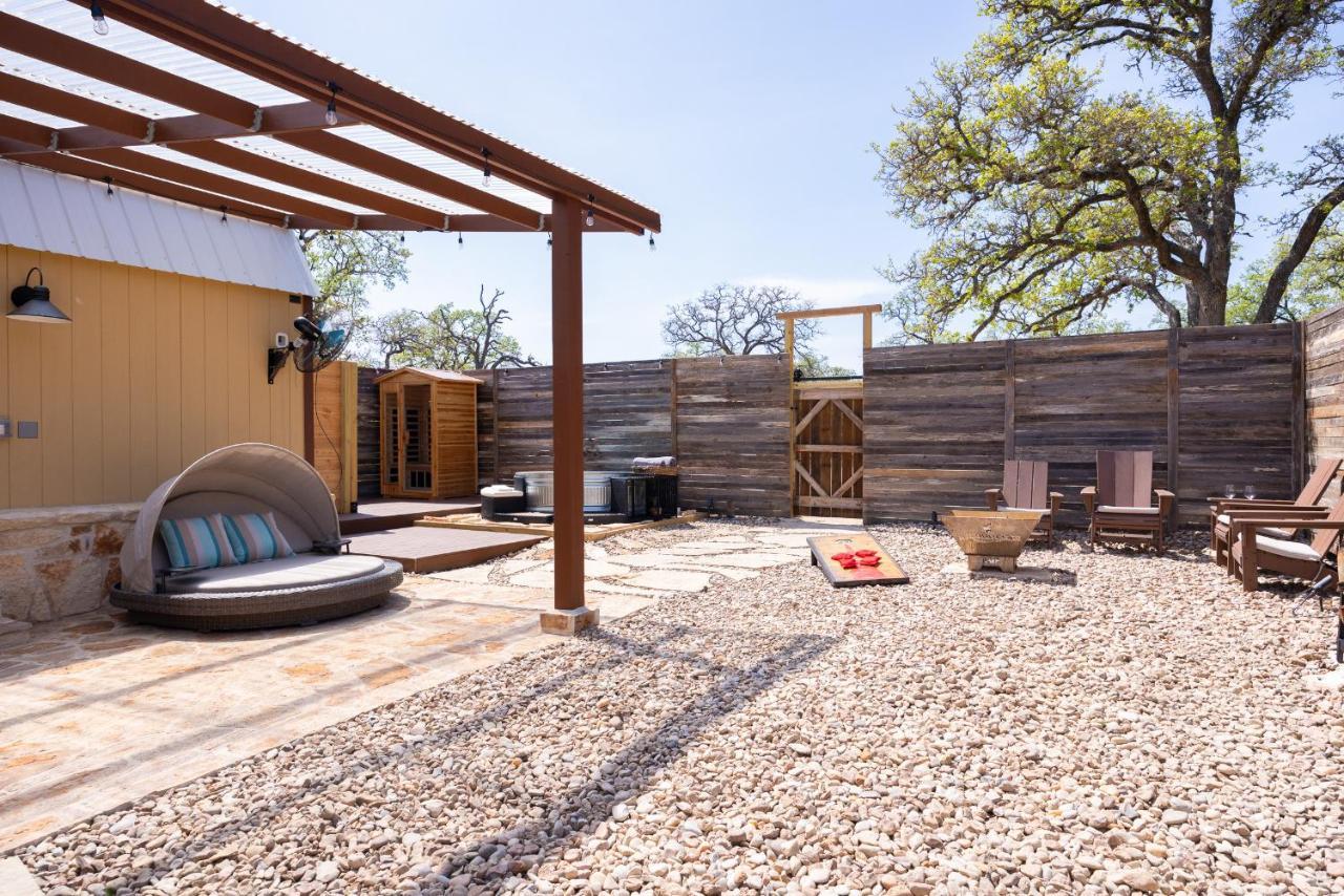 Villa Romantic Tiny Luxury Retreat W Heated Pool, Sauna N Outdoor Shower In Wimberley 10 Acres Extérieur photo