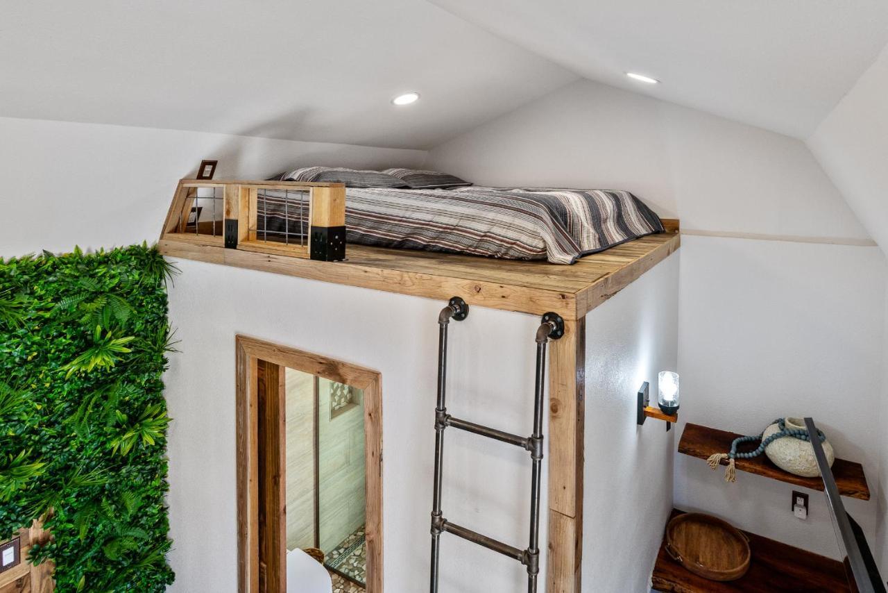 Romantic Tiny Luxury Retreat W Heated Pool, Sauna N Outdoor Shower In Wimberley 10 Acres Extérieur photo