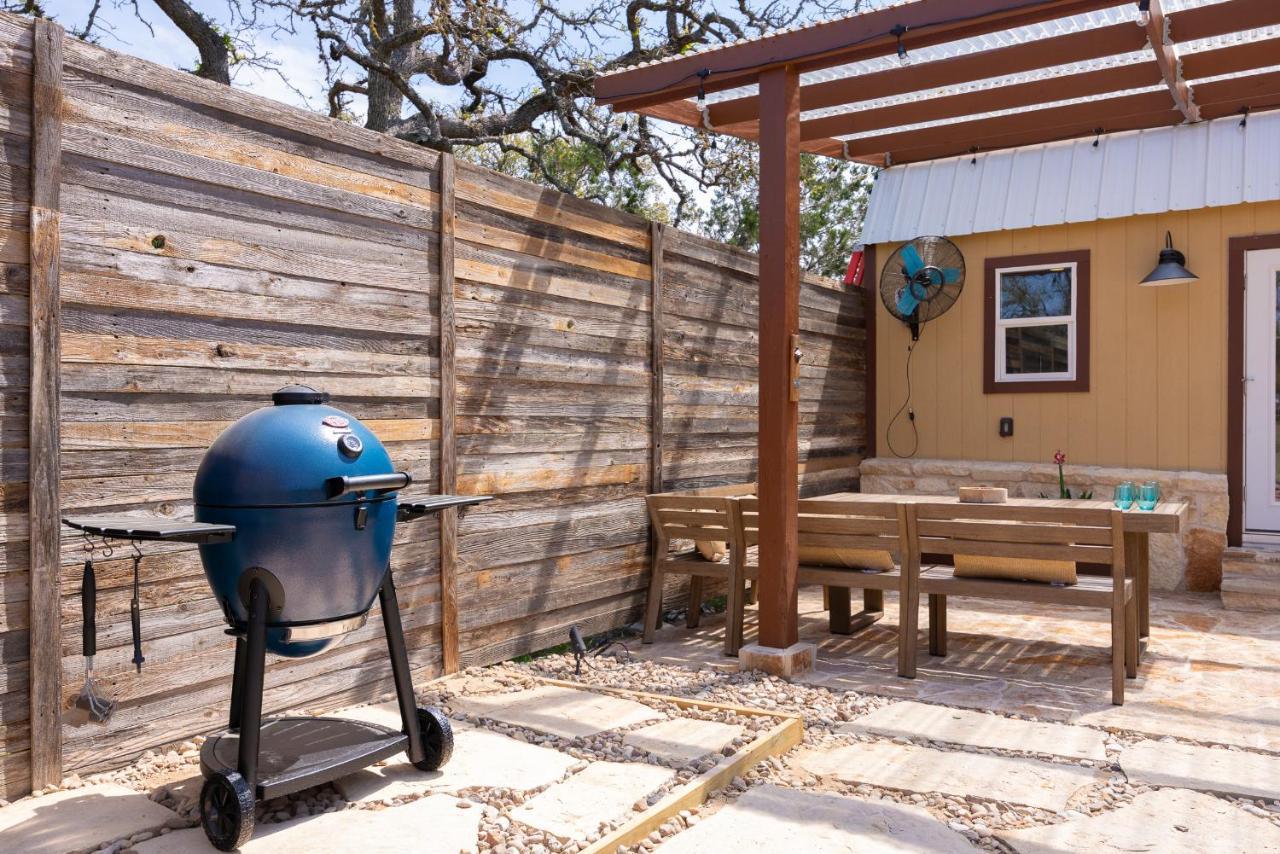 Romantic Tiny Luxury Retreat W Heated Pool, Sauna N Outdoor Shower In Wimberley 10 Acres Extérieur photo